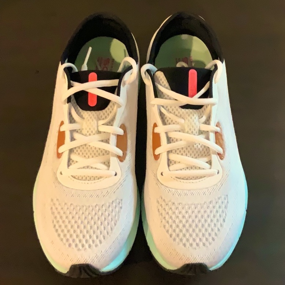 UnderArmour Women’s HOVR Sonic 5